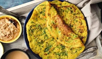 ‘মুগ ডাল চিলা’ বা ‘বেসন চিলা’ও হতে পারে ভাল বিকল্প। ডাল বা বেসনের ব্যাটার দিয়ে প্যানকেকের মতো বানানো যায়। সঙ্গে দই খেলে প্রোটিনের মাত্রা আরও বেড়ে যায়।